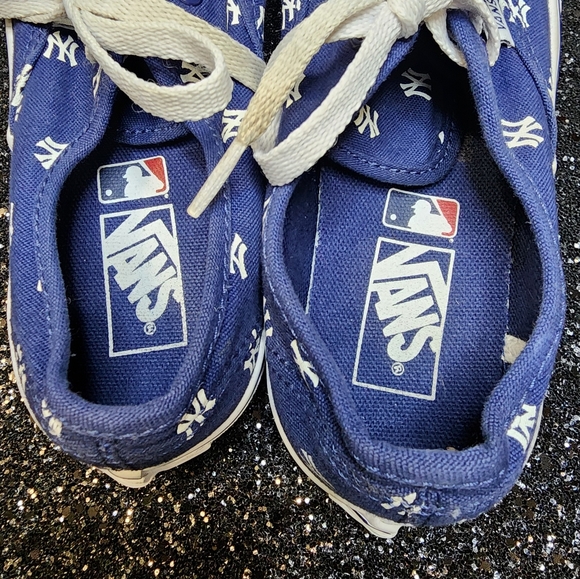 Vans MLB Edition Yankees Kids sz 1 - Picture 3 of 5